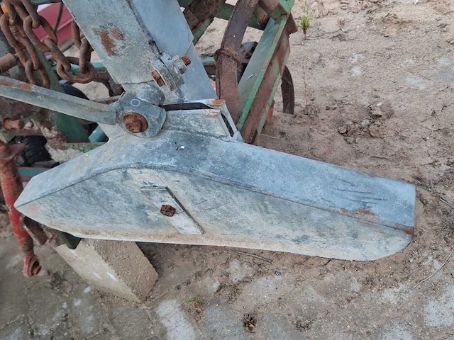 Hydraulisch opklapbare bouwlandinjecteur - afbeelding 2 van  3