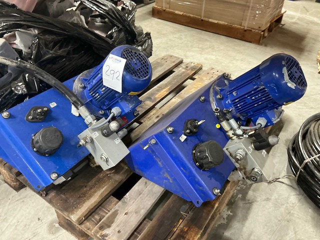 Hydraulisch pompaggregaat (2x) - afbeelding 2 van  8