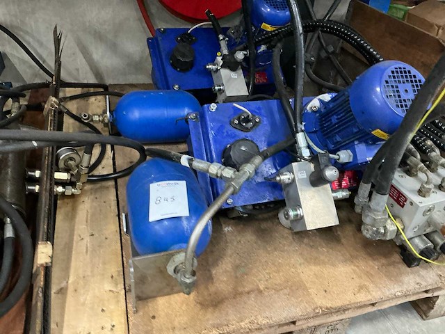 Hydraulisch pompaggregaat (2x) - afbeelding 4 van  6