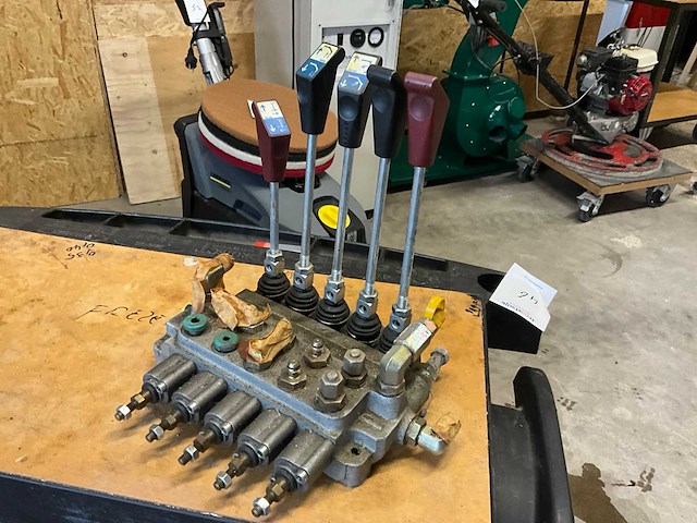 Hydraulisch ventielblok - afbeelding 3 van  3