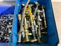 Hydraulische aansluitingen hydraulische krachteenheid - afbeelding 2 van  4