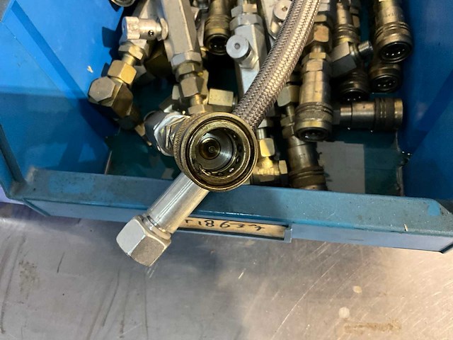 Hydraulische aansluitingen hydraulische krachteenheid - afbeelding 3 van  4