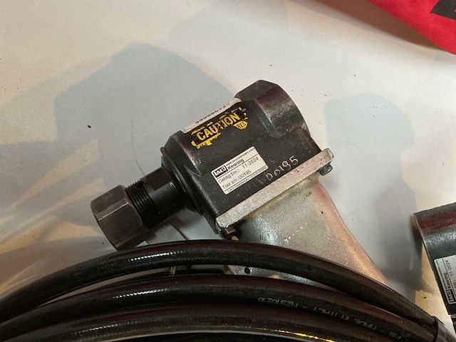 Hydraulische aansluitslang (2x) - afbeelding 2 van  3