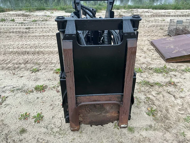Hydraulische bomenzaag en onttakker 60cm - afbeelding 9 van  14
