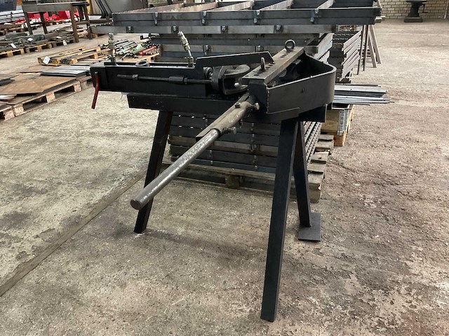 Hydraulische buigmachine - afbeelding 1 van  6
