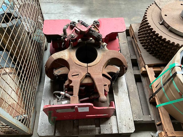 Hydraulische casing spider / slips-unit voor boorinstallatie - afbeelding 1 van  5