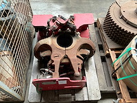 Hydraulische casing spider / slips-unit voor boorinstallatie - afbeelding 1 van  5