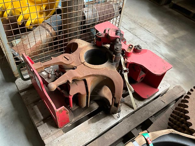 Hydraulische casing spider / slips-unit voor boorinstallatie - afbeelding 2 van  5