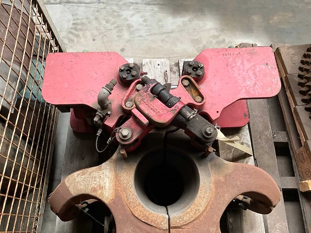 Hydraulische casing spider / slips-unit voor boorinstallatie - afbeelding 3 van  5
