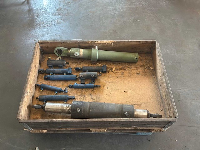 Hydraulische cilinder (10x) - afbeelding 2 van  4