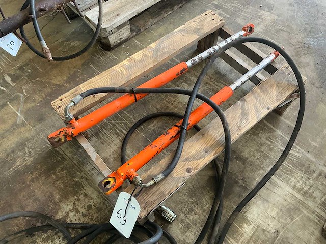 Hydraulische cilinder (2x) - afbeelding 1 van  1