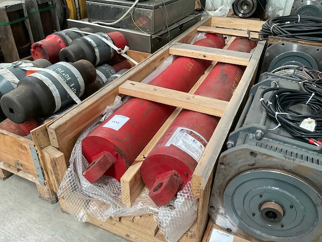 Hydraulische cilinder (2x) - afbeelding 1 van  3