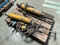 Hydraulische cilinder (2x) - afbeelding 1 van  3