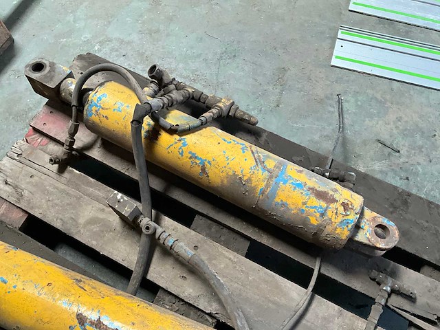 Hydraulische cilinder (2x) - afbeelding 3 van  3