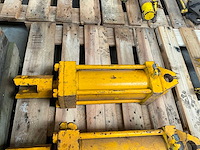 Hydraulische cilinder (2x) - afbeelding 2 van  2