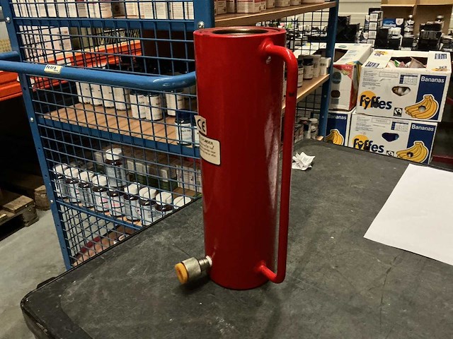 Hydraulische cilinder 30 ton - afbeelding 1 van  2