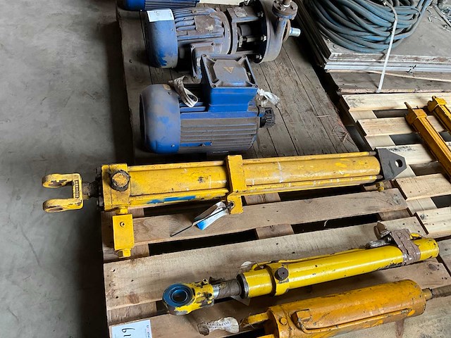 Hydraulische cilinder (3x) - afbeelding 2 van  3