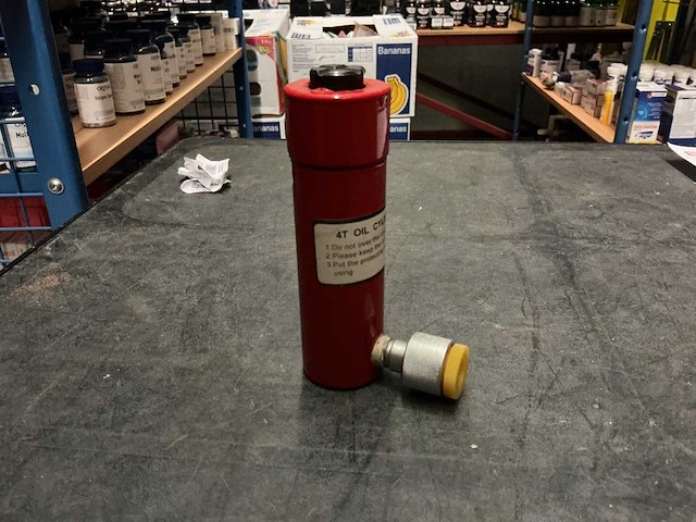 Hydraulische cilinder 4 ton - afbeelding 1 van  2