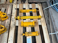 Hydraulische cilinder (4x) - afbeelding 1 van  4