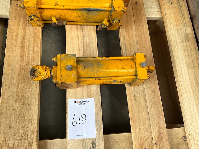 Hydraulische cilinder (4x) - afbeelding 2 van  4