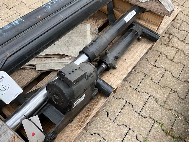 Hydraulische cilinder (4x) - afbeelding 7 van  8