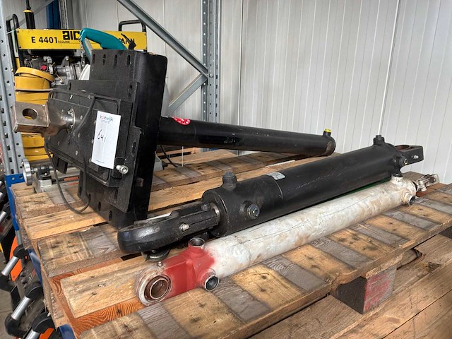 Hydraulische cilinder (5x) - afbeelding 1 van  6