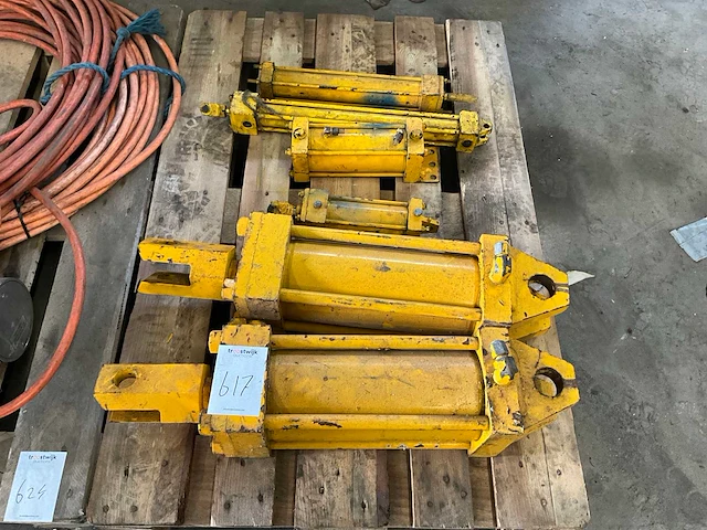 Hydraulische cilinder (6x) - afbeelding 1 van  3