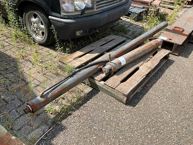 Hydraulische cilinder - afbeelding 1 van  2
