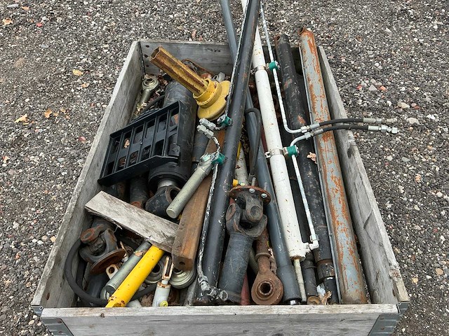 Hydraulische cilinders diverse onderdelen, gereedschappen en accessoires - afbeelding 4 van  12