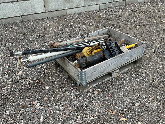 Hydraulische cilinders diverse onderdelen, gereedschappen en accessoires - afbeelding 1 van  12