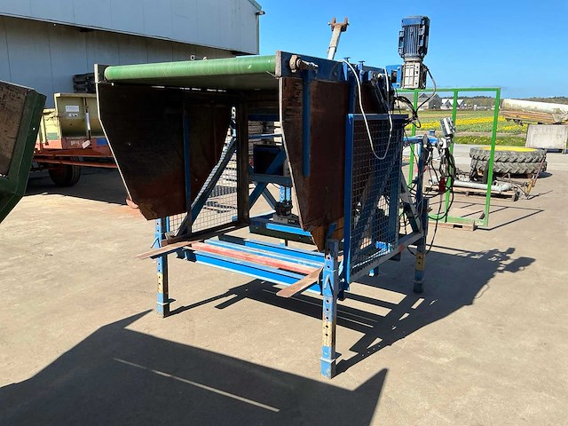 Hydraulische doseer kistenkantelaar - afbeelding 1 van  7