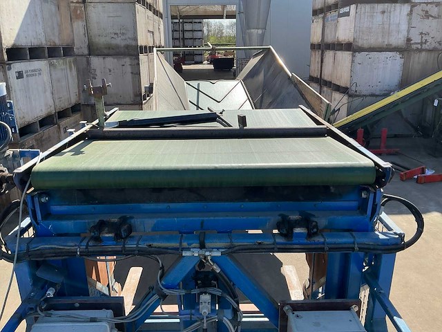 Hydraulische doseer kistenkantelaar - afbeelding 6 van  7