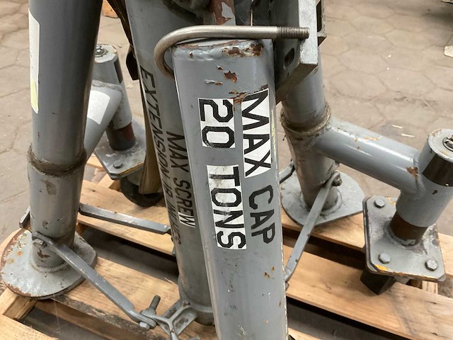 Hydraulische driepoot krik - afbeelding 5 van  5