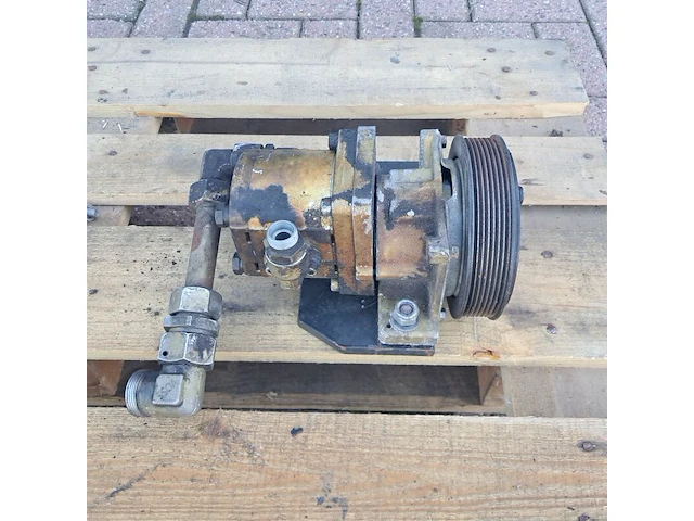 Hydraulische frontlader met toebehoren, radio controller & reciever, o.a. imet - afbeelding 4 van  34