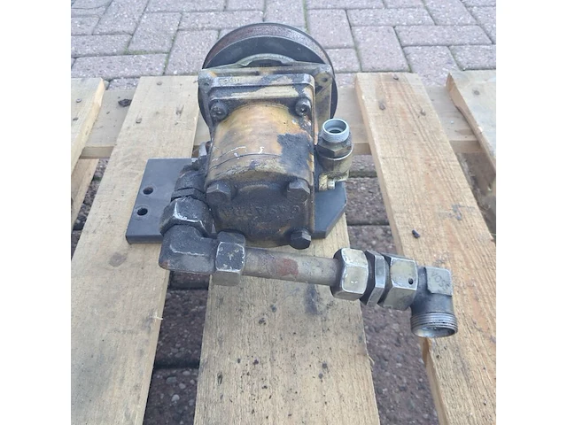 Hydraulische frontlader met toebehoren, radio controller & reciever, o.a. imet - afbeelding 5 van  34