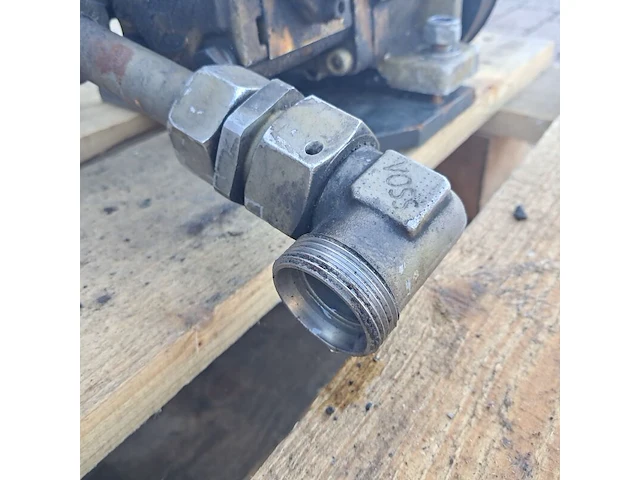 Hydraulische frontlader met toebehoren, radio controller & reciever, o.a. imet - afbeelding 8 van  34