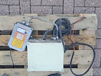 Hydraulische frontlader met toebehoren, radio controller & reciever, o.a. imet - afbeelding 21 van  34