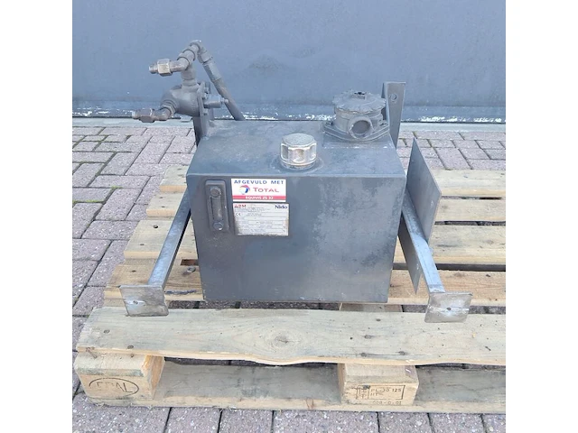 Hydraulische frontlader met toebehoren, radio controller & reciever, o.a. imet - afbeelding 12 van  34