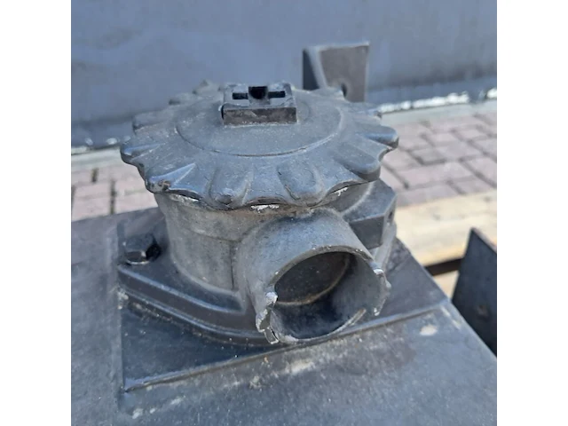 Hydraulische frontlader met toebehoren, radio controller & reciever, o.a. imet - afbeelding 33 van  34