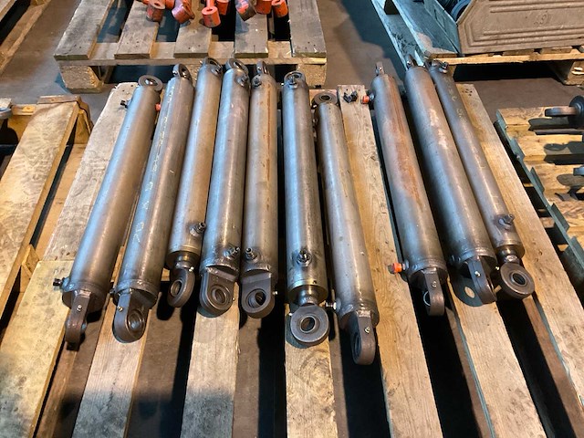Hydraulische hefcilinder (10x) - afbeelding 1 van  1