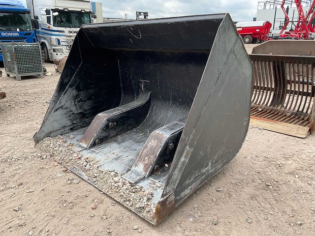 Hydraulische hoogkiepbak - afbeelding 1 van  6