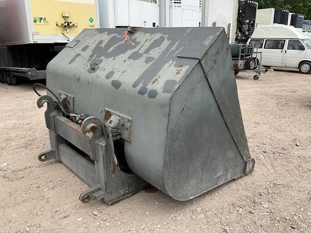 Hydraulische hoogkiepbak - afbeelding 3 van  6