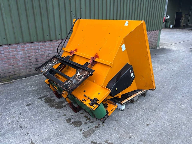 Hydraulische instrooibak / stroverdeler met dwarsband en snelwisselopname - afbeelding 11 van  14