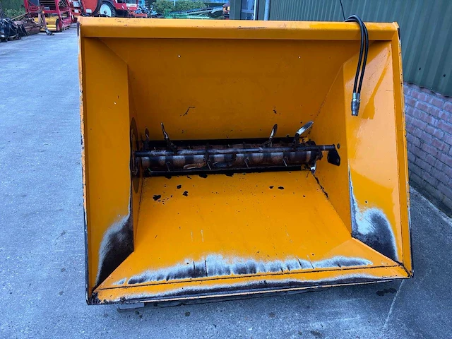 Hydraulische instrooibak / stroverdeler met dwarsband en snelwisselopname - afbeelding 14 van  14