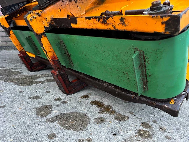 Hydraulische instrooibak / stroverdeler met dwarsband en snelwisselopname - afbeelding 3 van  14