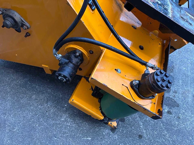 Hydraulische instrooibak / stroverdeler met dwarsband en snelwisselopname - afbeelding 9 van  14