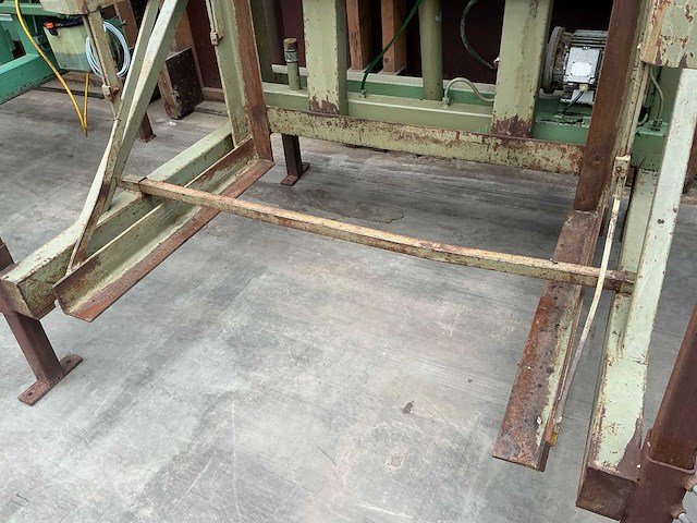 Hydraulische kistenkantelaar - afbeelding 7 van  8