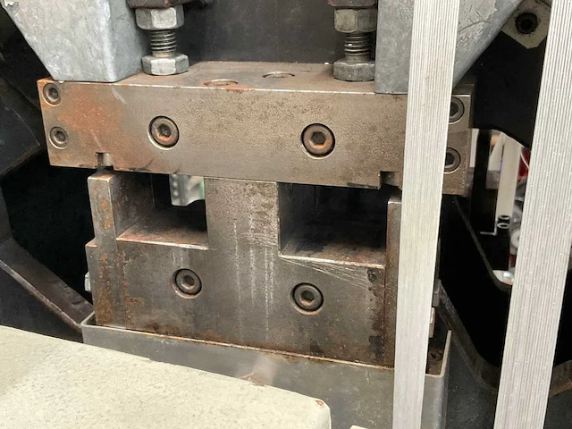 Hydraulische knip-/stansmachines - afbeelding 3 van  13