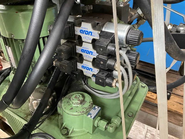 Hydraulische knip-/stansmachines - afbeelding 12 van  13