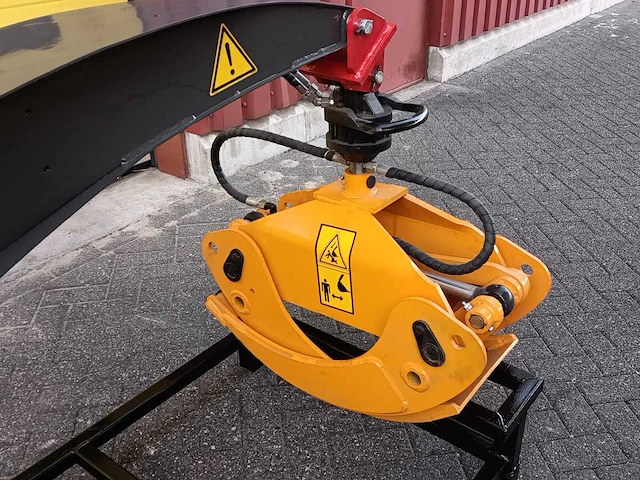 Hydraulische kraanarm met draaibare houtgrijper – passend voor giant - afbeelding 7 van  12